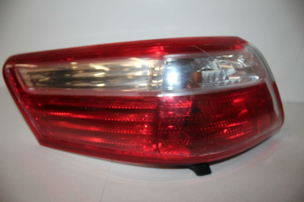 2007 2009 TOYOTA CAMRY DRIVER LEFT SIDE REAR TAIL LIGHT 29056 2007-2009-toyota-camry-driver-left-side-rear-tail-light-29056