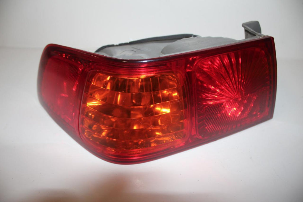 2000-2001 TOYOTA CAMRY DRIVER LEFT SIDE REAR TAIL LIGHT 27248/ 27412 - BIGGSMOTORING.COM